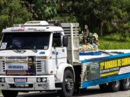 Grupo de caminhoneiros se reúne para a 12ª Romaria até o Santuário de Aparecida