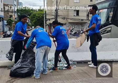1719677252 movimento plastico transforma recolhe aproximadamente 175 mil copos plasticos na