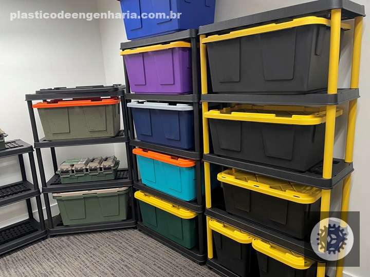 US Merchants molded totes and shelving