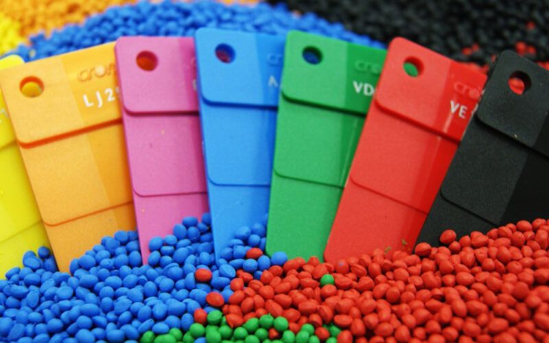 1727414137 elementos cruciais na industria do plastico resinas pigmentos e masterbatches