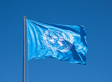 Tratado global contra poluição plástica prevê metas de redução e reciclagem