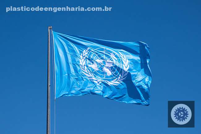 Tratado global contra poluição plástica prevê metas de redução e reciclagem