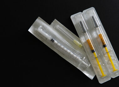 Setor médico adota resinas de engenharia em seringas e embalagens