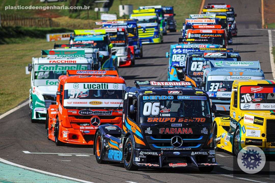 Caminhões no circuito de Guaporé