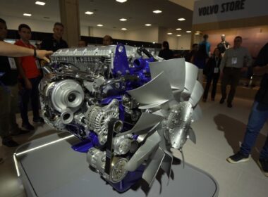 Nova geração da caixa I-Shift pode chegar a trocas 30% mais rápidas nos caminhões Volvo Euro 6