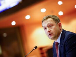 Acordo Mercosul promete novas oportunidades de negócios e acesso a um vasto mercado europeu. 12 Acordo Mercosul promete novas oportunidades de negócios e acesso a um vasto mercado europeu.