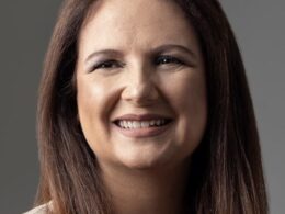 alessandra mello orienta estrategias eficazes para crescimento pessoal e sucesso