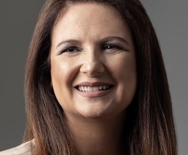 alessandra mello orienta estrategias eficazes para crescimento pessoal e sucesso