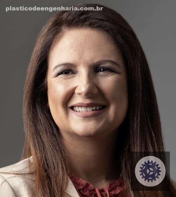 alessandra mello orienta estrategias eficazes para crescimento pessoal e sucesso