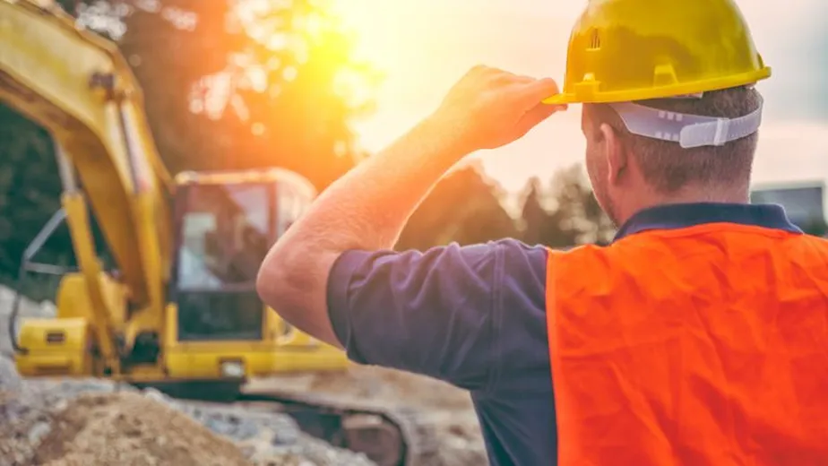 alta de emprego na industria de maquinas e equipamentos.webp