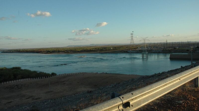 Aneel exige plano de elétricas contra eventos climáticos extremos