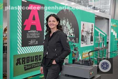 arburg apresenta nova injetora hibrida na fakuma 2023