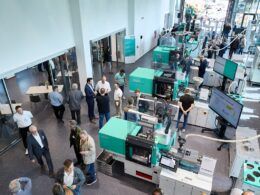 arburg inaugura centro tecnologico renovado na renania do norte vestfalia inovacao.jpgmaxwidth1200