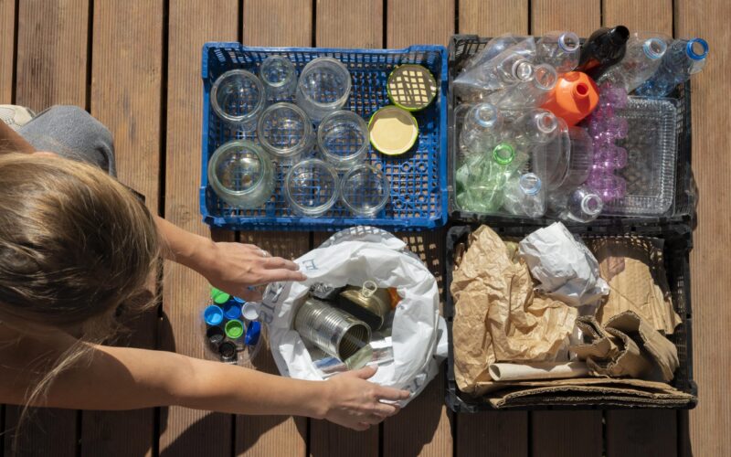argamassa sustentavel transforma plasticos descartados em solucoes criativas e impulsiona