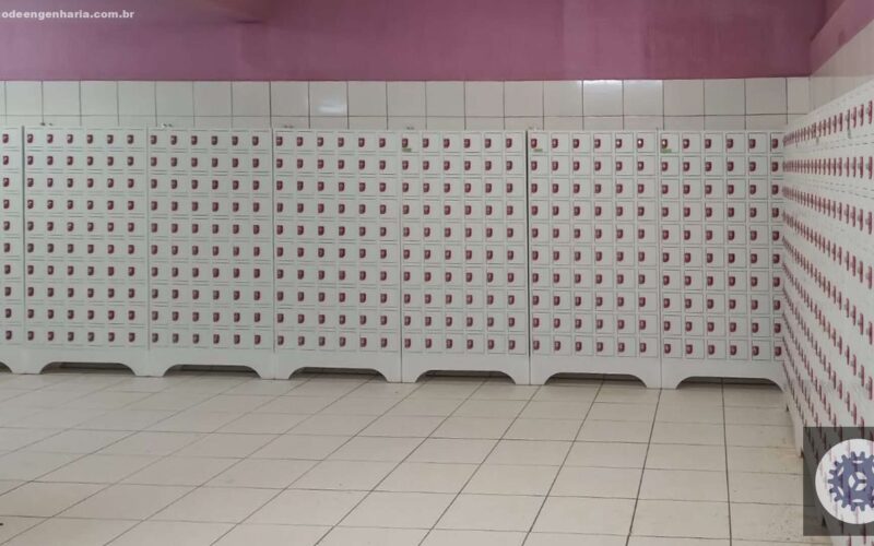 Armário de Plástico PEAD 16 Portas: Organização sem Complicação para Grandes Equipes