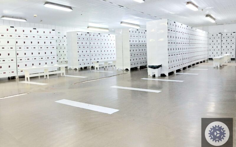 Armário de Plástico PEAD 32 Portas: Solução para Grandes Equipes sem Obras Complexas