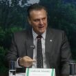 Atualizações do governo sobre Influenza Aviária informam medidas essenciais para proteção da saúde pública.