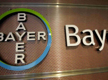 Bayer inicia reestruturação e revela planos estratégicos após a demissão de 12 mil funcionários para otimizar operações.