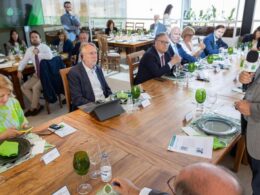 Brasil acolhe Comissão de Comércio Internacional da UE para fortalecer parcerias e impulsionar investimentos estratégicos. 14 Brasil acolhe Comissão de Comércio Internacional da UE para fortalecer parcerias e impulsionar investimentos estratégicos.