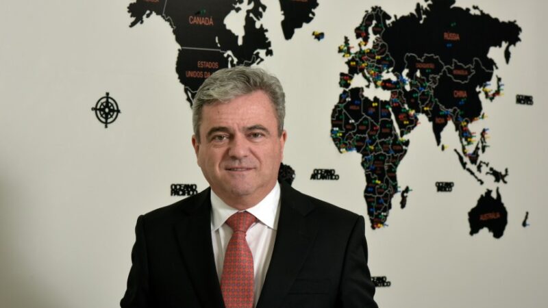 brasil garante producao de aves segura com granjas comerciais livres