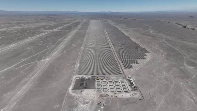 Brasil tem potencial para se destacar na produção de baterias, mas precisa de regulação eficaz, afirma Atlas Renewable Energy.