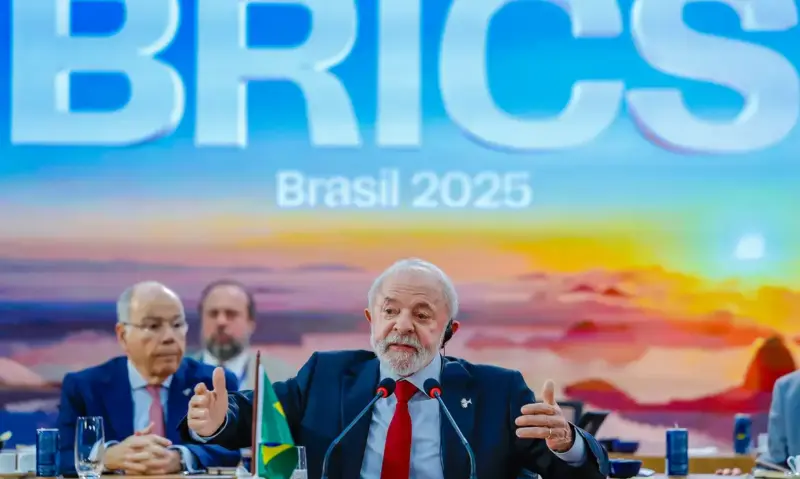 Brics defende uso de fósseis e cobra apoio financeiro de países ricos para energia limpa.