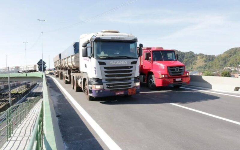 Realidade das estradas: Caminhoneiros comentam sobre as suas conquistas e avanços para a profissão