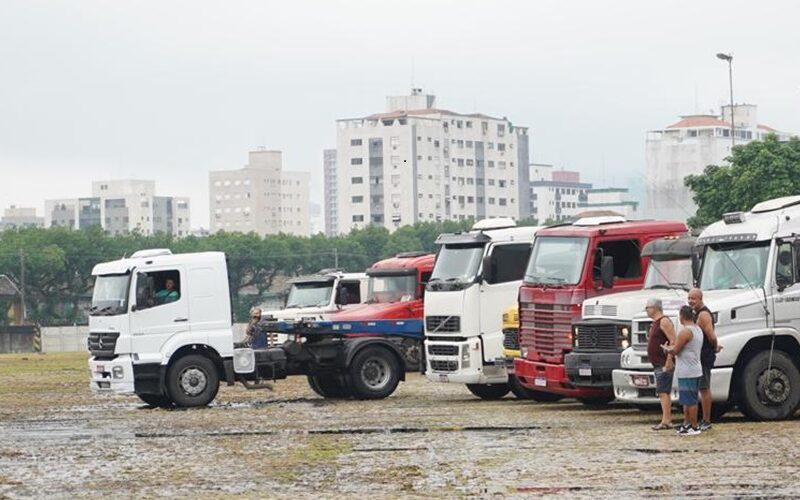 Transporte de Cargas alerta a urgência em atrair jovens para a profissão de caminhoneiro