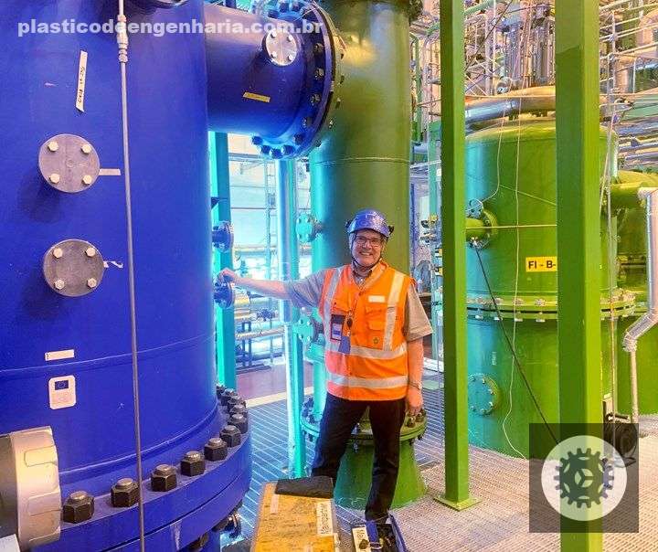 Matti Nieminen with equipment at the VTT Pilot Centre in Espoo, Finland