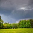 Chuva intensa até 15 de abril: descubra as regiões que podem receber até 200 mm de água e prepare-se para o clima