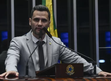 Cleitinho sugere destinar fundo partidário para ajudar famílias de baixa renda com contas de energia