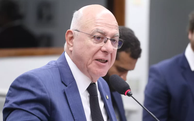 CNPE deve votar adoção do B15 na próxima reunião, diz deputado.