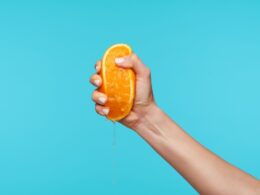 como a industria do suco de laranja esta enfrentando o