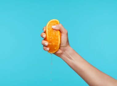 como a industria do suco de laranja esta enfrentando o