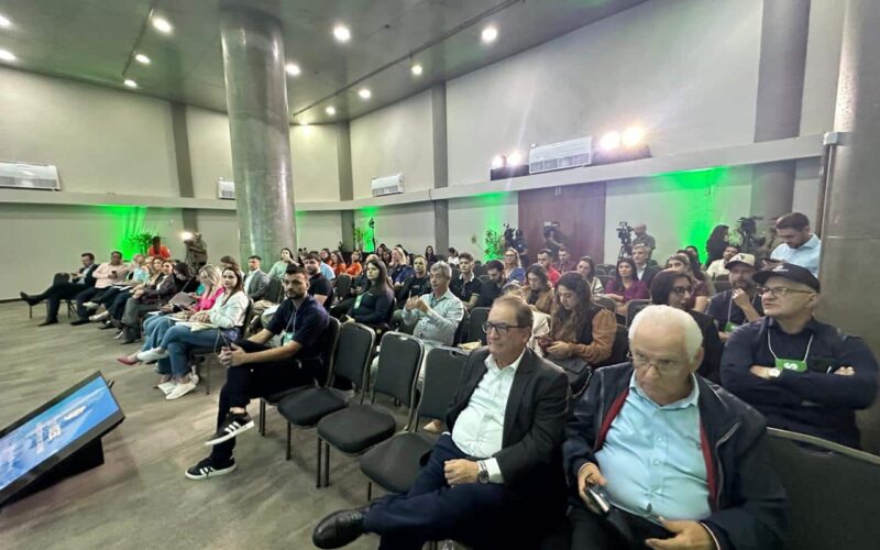 Cooperativas de Santa Catarina impulsionam a economia e fortalecem a comunidade com soluções sustentáveis e colaborativas.
