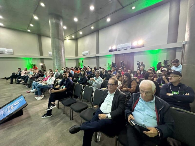 Cooperativas de Santa Catarina impulsionam a economia e fortalecem a comunidade com soluções sustentáveis e colaborativas.