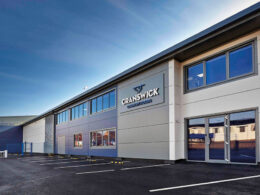 Cranswick alcança crescimento sólido com foco em produtos premium e expansão de mercado para atender novas demandas. 16 Cranswick alcança crescimento sólido com foco em produtos premium e expansão de mercado para atender novas demandas.