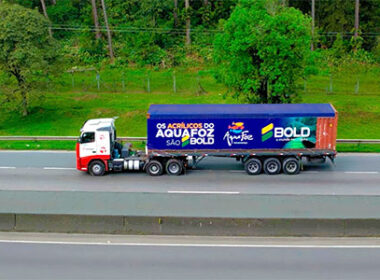 descubra como a bold revoluciona o transporte de placas acrilicas