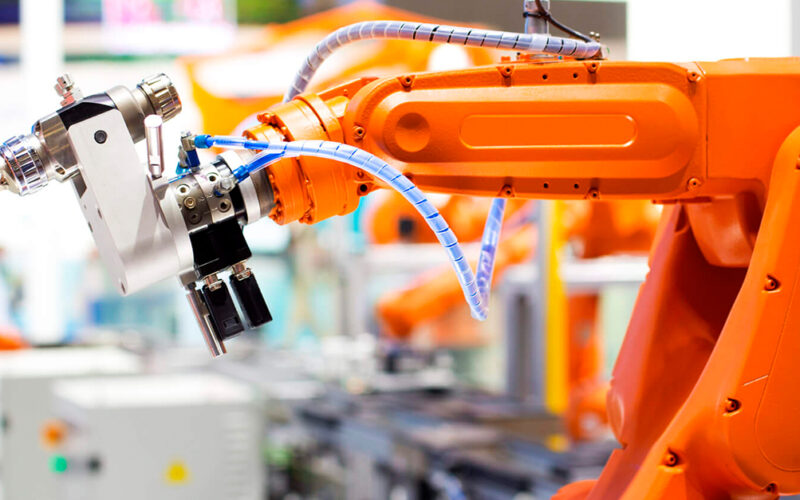 descubra como robos estao revolucionando a industria do plastico com