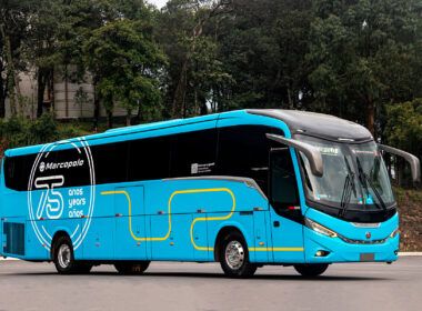 Marcopolo lança Viaggio G8 1050 para operações de fretamento e turismo