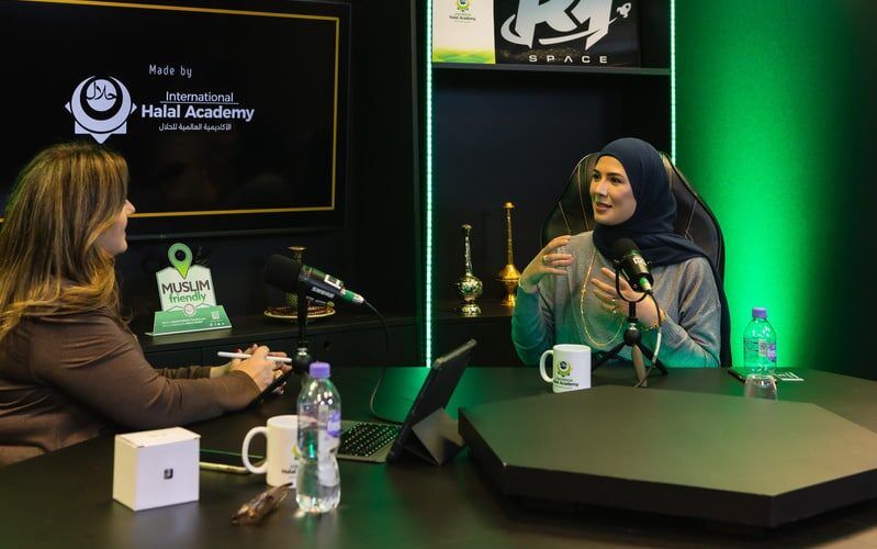 descubra o primeiro podcast brasileiro com tematica halal halal cast