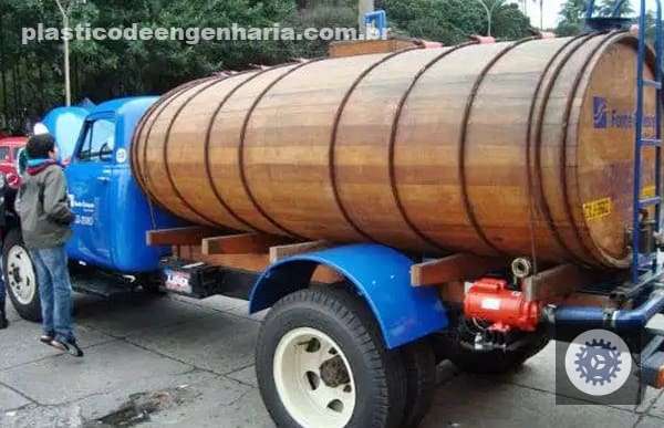 Porque os caminhões-tanque são chamados de caminhão-pipa?
