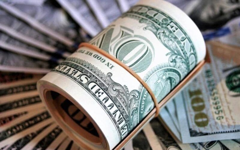 dolar sobe levemente veja o impacto da decisao do copom