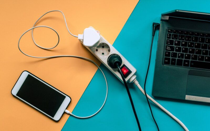 e mito ou verdade que usar eletronicos enquanto carregam pode
