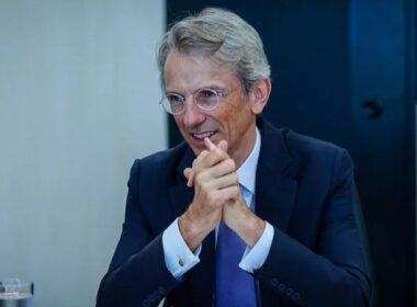 Embaixador francês critica exploração de novas áreas de óleo e gás: 'não é bom para o clima'