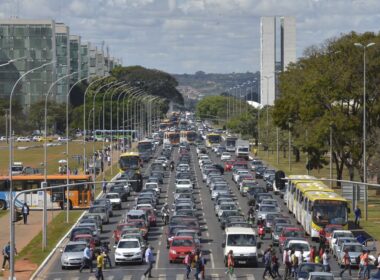 Emissões de transportes devem cair 10% até 2034 com uso de biocombustíveis, prevê EPE.