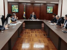 encontro do ministro com entidades representativas para debater a diminuicao