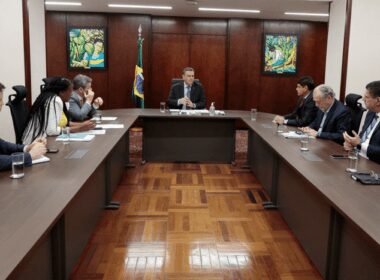 encontro do ministro com entidades representativas para debater a diminuicao