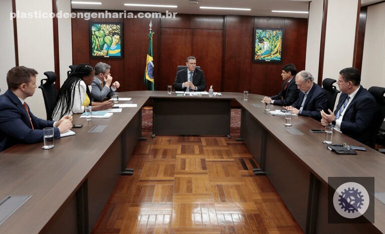 encontro do ministro com entidades representativas para debater a diminuicao