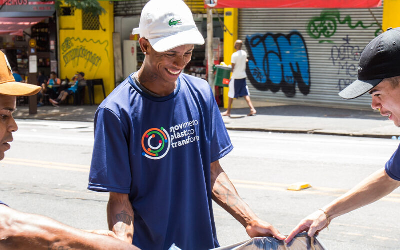 escola no rs e transformada por doacoes do movimento plastico